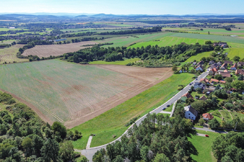 Prodej pozemku 732 m², Chlumčany
