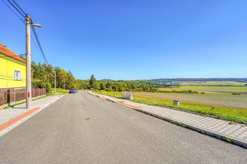 Prodej pozemku 732 m², Chlumčany