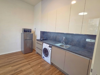 kuchyňský kout - Pronájem bytu 2+kk v osobním vlastnictví 39 m², České Budějovice