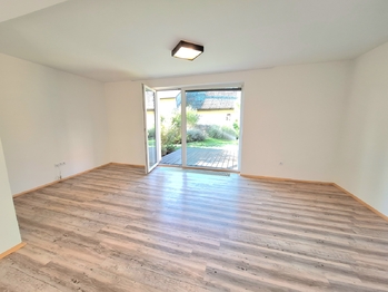 Obývací pokoj - Pronájem bytu 3+1 v osobním vlastnictví 150 m², Zruč-Senec