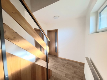 Chodba - Pronájem bytu 3+1 v osobním vlastnictví 150 m², Zruč-Senec