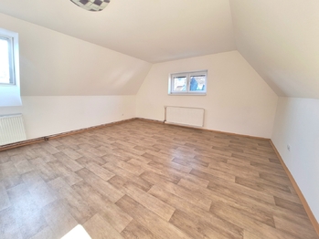 Pokoj č. 2 - Pronájem bytu 3+1 v osobním vlastnictví 150 m², Zruč-Senec