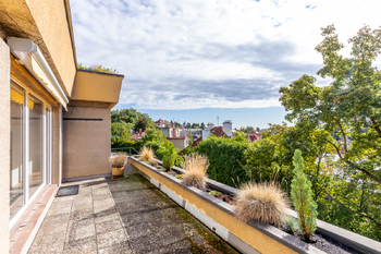 Prodej bytu 4+1 v osobním vlastnictví 115 m², Praha 5 - Smíchov