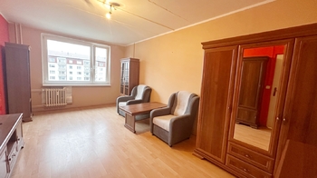 Obývací pokoj - Prodej bytu 2+1 v družstevním vlastnictví 65 m², Milovice 