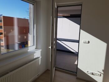 Pronájem bytu 2+kk v osobním vlastnictví 40 m², Jince
