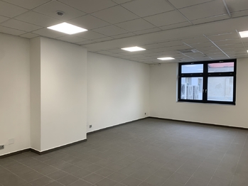 Pronájem obchodních prostor 147 m², Praha 9 - Horní Počernice