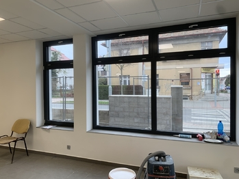 Pronájem obchodních prostor 147 m², Praha 9 - Horní Počernice