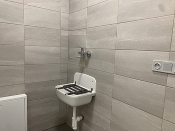 Pronájem obchodních prostor 147 m², Praha 9 - Horní Počernice