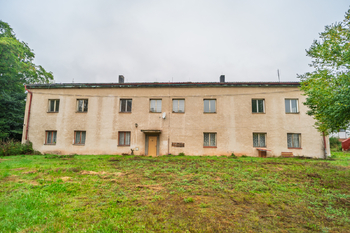 Budova ubytovny (cihla) - Prodej ubytovacího zařízení 500 m², Děkov
