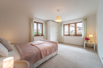 Prodej domu 253 m², Praha 5 - Zličín