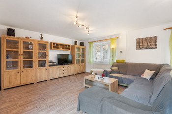 Obývací pokoj - Prodej domu 129 m², Kounice