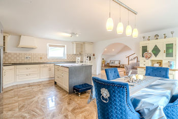 Prodej domu 499 m², Velemín