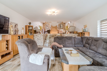 Prodej domu 499 m², Velemín
