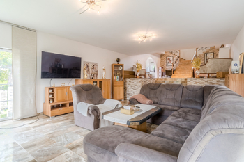 Prodej domu 499 m², Velemín