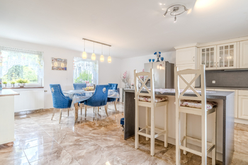 Prodej domu 499 m², Velemín