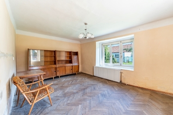 Budova 1 pokoj 7 - Prodej zemědělského objektu 218 m², Kojice