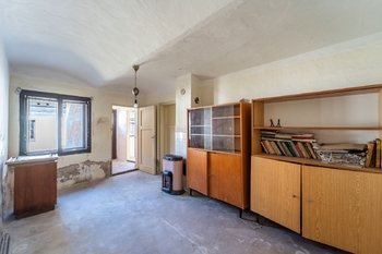 Budova 2 pokoj 7 - Prodej zemědělského objektu 218 m², Kojice