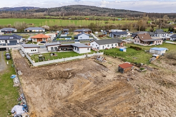 Prodej pozemku 1300 m², Černovice