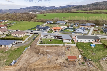 Prodej pozemku 1300 m², Černovice