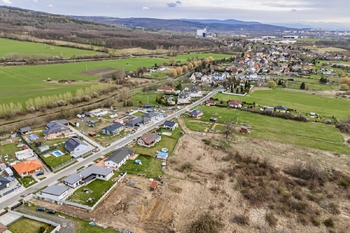 Prodej pozemku 1300 m², Černovice
