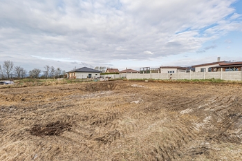 Prodej pozemku 1300 m², Černovice