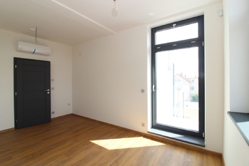 pokoj 1 s balkónem - Pronájem bytu 3+kk v osobním vlastnictví 86 m², Praha 9 - Horní Počernice