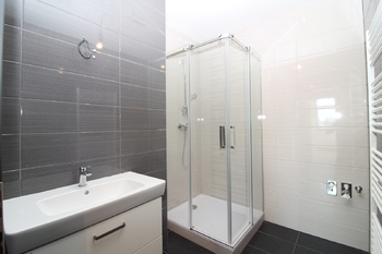 koupelna - Pronájem bytu 3+kk v osobním vlastnictví 86 m², Praha 9 - Horní Počernice