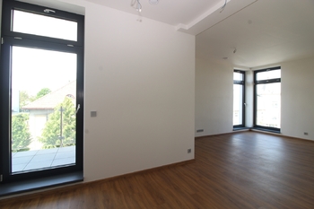 obývací pokoj s kuchyňským koutem koutem - Pronájem bytu 3+kk v osobním vlastnictví 86 m², Praha 9 - Horní Počernice