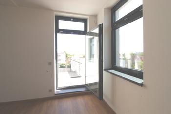pokoj 1 s balkónem - Pronájem bytu 3+kk v osobním vlastnictví 86 m², Praha 9 - Horní Počernice