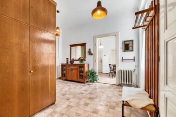 Prostorná předsíň - Prodej bytu 3+1 v osobním vlastnictví 95 m², Praha 6 - Bubeneč