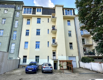 Prodej nájemního domu 736 m², Praha 5 - Smíchov
