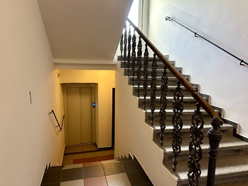 Prodej nájemního domu 736 m², Praha 5 - Smíchov