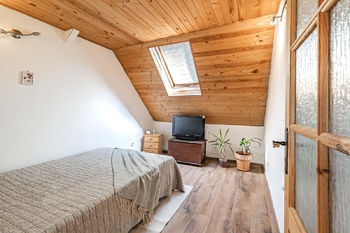 První pokoj v patře. - Prodej domu 123 m², Žíšov