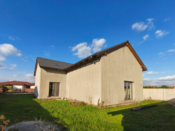 Prodej obchodních prostor 177 m², Tišice