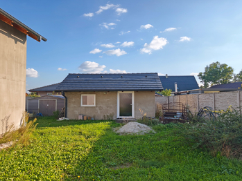 Prodej obchodních prostor 177 m², Tišice