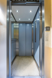 Výtah - Prodej bytu 1+1 v osobním vlastnictví 38 m², Praha 3 - Žižkov