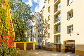 Dvůr - Prodej bytu 1+1 v osobním vlastnictví 38 m², Praha 3 - Žižkov