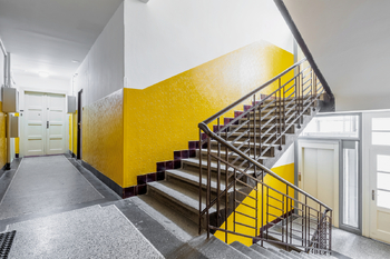 Chodba na patře - Prodej bytu 2+1 v osobním vlastnictví 36 m², Praha 3 - Žižkov