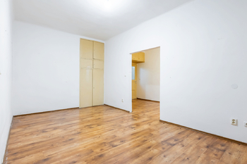 Ložnice - Prodej bytu 3+kk v osobním vlastnictví 54 m², Praha 3 - Žižkov