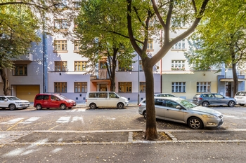 Pohled z okna - Prodej bytu 3+kk v osobním vlastnictví 54 m², Praha 3 - Žižkov