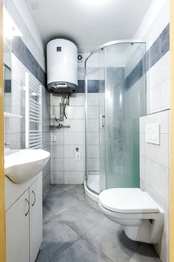 Koupelna - Prodej bytu 3+kk v osobním vlastnictví 54 m², Praha 3 - Žižkov