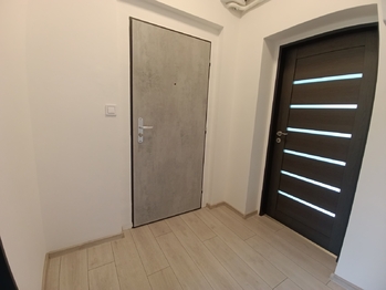 chodba - Pronájem bytu 2+kk v osobním vlastnictví 65 m², Teplice