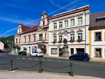Pronájem obchodních prostor 42 m², Osek