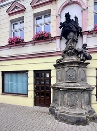 Pronájem obchodních prostor 42 m², Osek