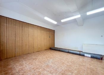 Pronájem obchodních prostor 42 m², Osek