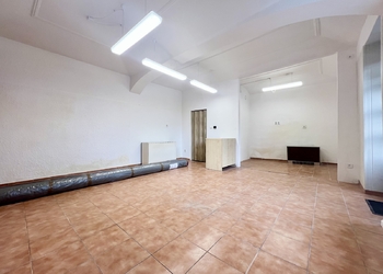 Pronájem obchodních prostor 42 m², Osek