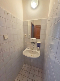 umývárna - Pronájem bytu 3+1 v osobním vlastnictví 121 m², České Budějovice
