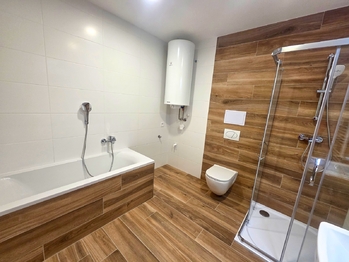 koupelna - Pronájem bytu 3+1 v osobním vlastnictví 121 m², České Budějovice
