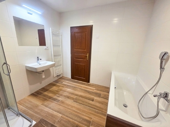 koupelna - Pronájem bytu 3+1 v osobním vlastnictví 121 m², České Budějovice