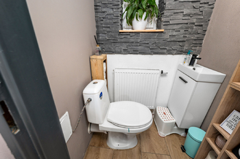 BYT 4+1 - WC - Prodej domu 226 m², Cehnice